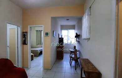 Imagem: O apartamento possui 1 Dormitório, 1 Banheiro, 48m² de Área