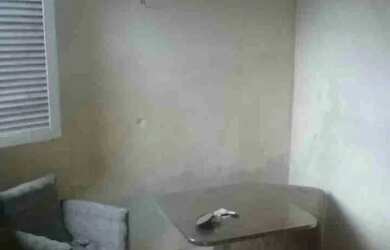 Imagem: A casa possui 1 Dormitório e 1 Banheiro e está localizado