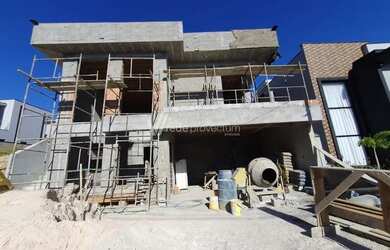 Imagem: A casa em condomínio possui 3 Dormitórios, 5 Banheiros, 4