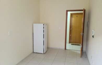 Imagem: A kitnet possui 1 Dormitório, 1 Banheiro, 1 Vaga na garagem