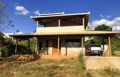 Imagem: A casa em condomínio possui 5 Dormitórios, 3 Banheiros, 3