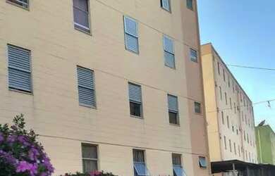 Imagem: O apartamento possui 2 Dormitórios, 1 Banheiro, 1 Vaga na garagem