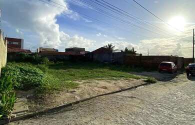 Imagem: O terreno possui 250m² de Área e está localizado em Aruana