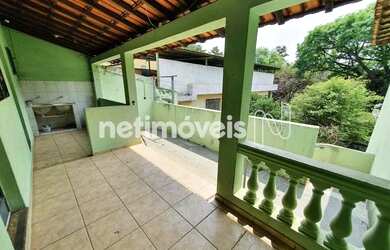 Imagem: A casa possui 3 Dormitórios, 1 Banheiro, 1 Vaga na garagem