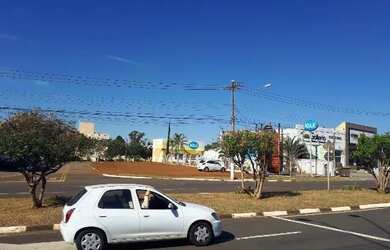 Imagem: O terreno possui 452m² de Área e está localizado em Parque