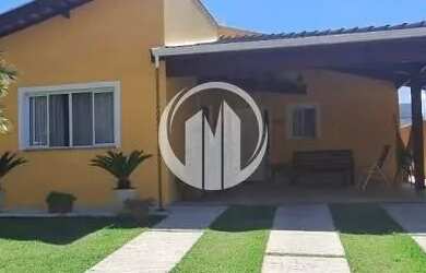 Imagem: A casa possui 3 Dormitórios, 2 Banheiros, 4 Vagas na garagem