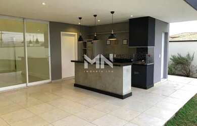 Imagem: A casa em condomínio à venda possui 4 Dormitórios, 4 Banheiros