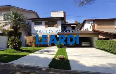 Imagem: A casa em condomínio possui 3 Dormitórios, 5 Banheiros, 4