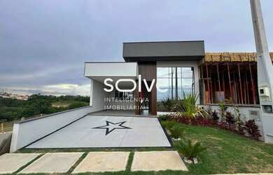 Imagem: A casa em condomínio possui 3 Dormitórios, 2 Banheiros, 3