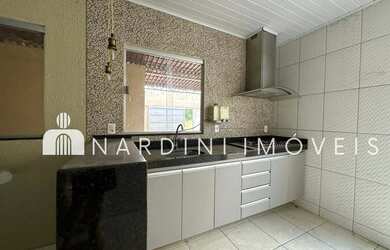 Imagem: A casa possui 2 Dormitórios, 1 Banheiro, 1 Vaga na garagem