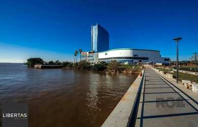 Imagem: O depósito possui 1 Vaga na garagem, 36m² de Área e está