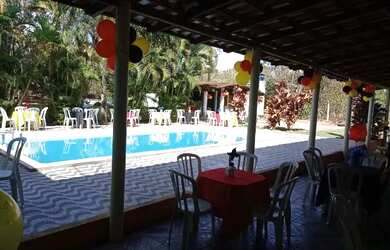 Imagem: A pousada chalé possui 4 Dormitórios, Acomodam 30 pessoas