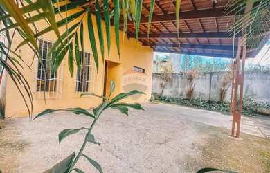 Imagem: A casa possui 3 Dormitórios, 2 Banheiros, 130m² de Área e