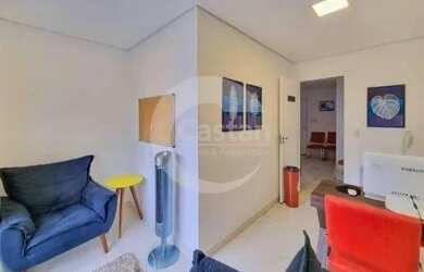 Imagem: O depósito possui 1 Vaga na garagem e 66m² de Área e está