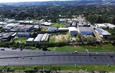 Imagem: O terreno à venda possui 6000m² de Área e está localizado