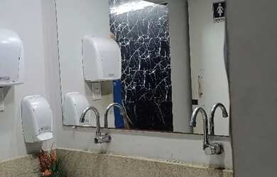 Imagem 15: Alugo ponto comercial no Rio Vermelho. Excelente oportunidade para seu...