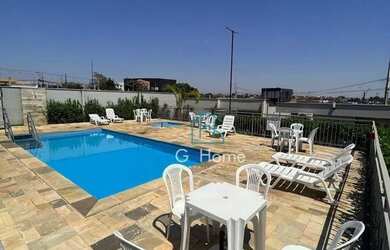 Imagem: O apartamento possui 2 Dormitórios, 1 Banheiro, 1 Vaga na garagem