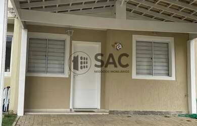 Imagem: A casa em condomínio possui 3 Dormitórios, 1 Banheiro, 2 Vagas