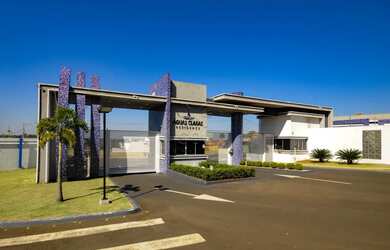 Imagem: O terreno possui 405m² de Área e está localizado em Yolanda