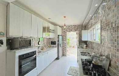 Imagem 15: Casa em Porto Alegre, no bairro Hípica, com 2 dormitório s , e 2 banheiros,...