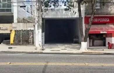 Imagem: O depósito possui 220m² de Área e está localizado em Bairro