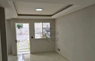 Imagem: A casa em condomínio possui 3 Dormitórios, 2 Banheiros, 2