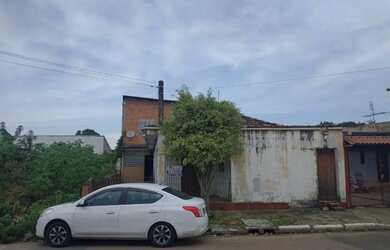 Imagem: A casa possui 2 Dormitórios, 2 Banheiros, 120m² de Área e