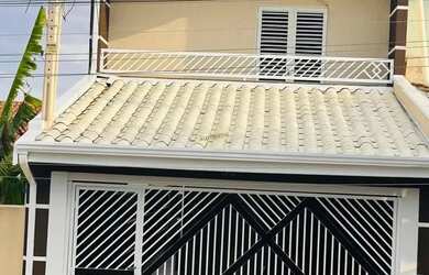 Imagem: A casa possui 3 Dormitórios, 2 Banheiros, 2 Vagas na garagem