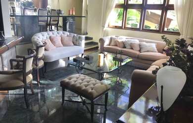 Imagem 2: Oportunidade. Piscina, Churrasqueira, 450m² de Áreae3 Vagas na garagem