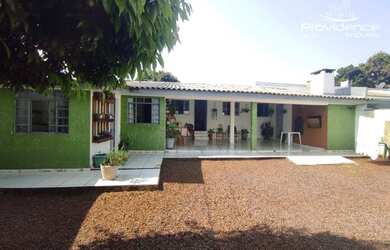 Imagem: A casa possui 2 Dormitórios, 2 Banheiros, 5 Vagas na garagem