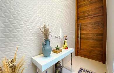 Imagem 4: Venda Casa com 200,00 metroQuadrado, 3 dormitório s , 4 vaga s . Swiss...