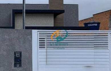 Imagem: A casa possui 3 Dormitórios, 1 Banheiro, 2 Vagas na garagem