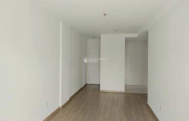 Imagem: O apartamento possui 3 Dormitórios, 1 Banheiro, 2 Vagas na