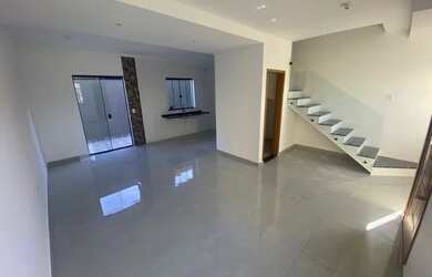 Imagem: A casa possui 2 Dormitórios, 3 Banheiros, 1 Vaga na garagem