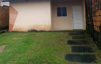 Imagem: A casa possui 2 Dormitórios, 1 Banheiro e está localizado