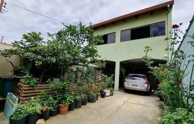 Imagem: A casa em condomínio possui 4 Dormitórios, 4 Banheiros, 2