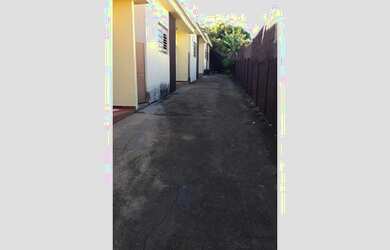 Imagem: A casa possui 2 Dormitórios, 1 Banheiro, 1 Vaga na garagem