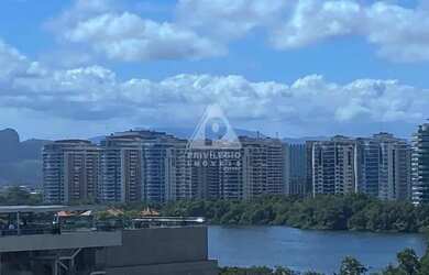 Imagem: O depósito possui 1 Vaga na garagem, 36m² de Área e está