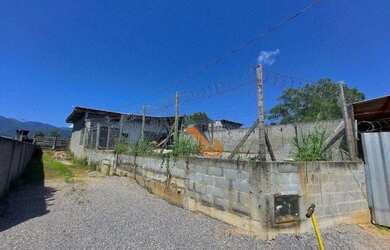 Imagem: O depósito possui 1 Vaga na garagem, 108m² de Área e está