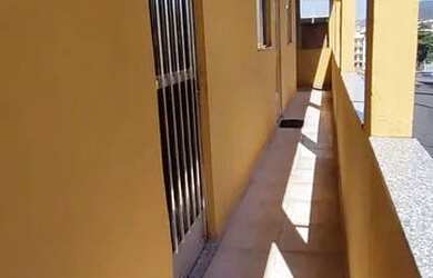 Imagem: A casa possui 1 Dormitório, 1 Banheiro e está localizado