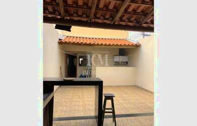 Imagem: A casa possui 2 Dormitórios, 2 Banheiros, 2 Vagas na garagem