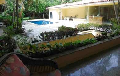 Imagem: A casa em condomínio possui 5 Dormitórios, 1 Banheiro, 5 Vagas