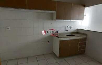 Imagem: O apartamento possui 1 Dormitório, 1 Banheiro, 1 Vaga na garagem