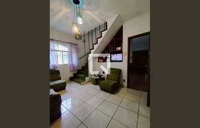 Imagem: A casa possui 2 Dormitórios, 1 Banheiro, 1 Vaga na garagem