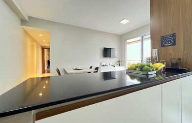 Imagem: O apartamento possui 2 Dormitórios, 2 Banheiros, 2 Vagas na