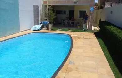 Imagem: A casa possui 4 Dormitórios, 4 Banheiros, 2 Vagas na garagem