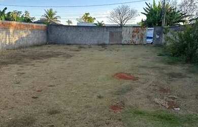 Imagem: A casa em condomínio possui 3 Dormitórios, 2 Banheiros, 5