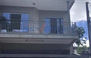 Imagem: A casa possui 3 Dormitórios, 4 Banheiros, 2 Vagas na garagem