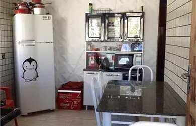 Imagem: A casa possui 1 Dormitório, 1 Banheiro, 1 Vaga na garagem