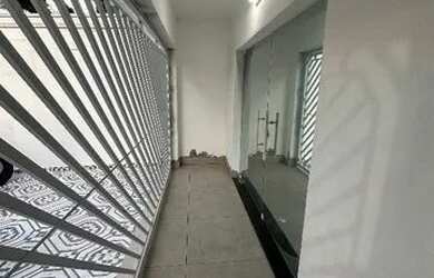 Imagem: O depósito possui 2 Vagas na garagem, 174m² de Área e Imóvel